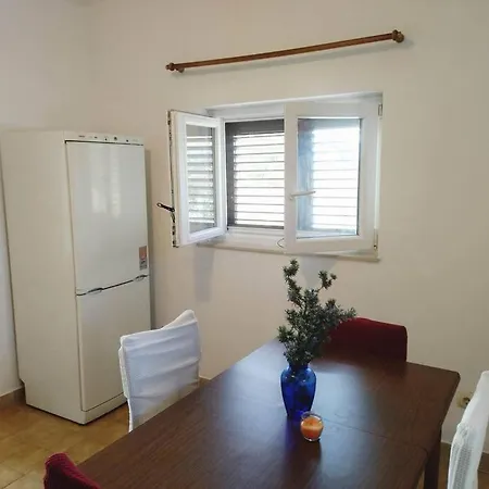 Ii Apartment Prvic Sepurine